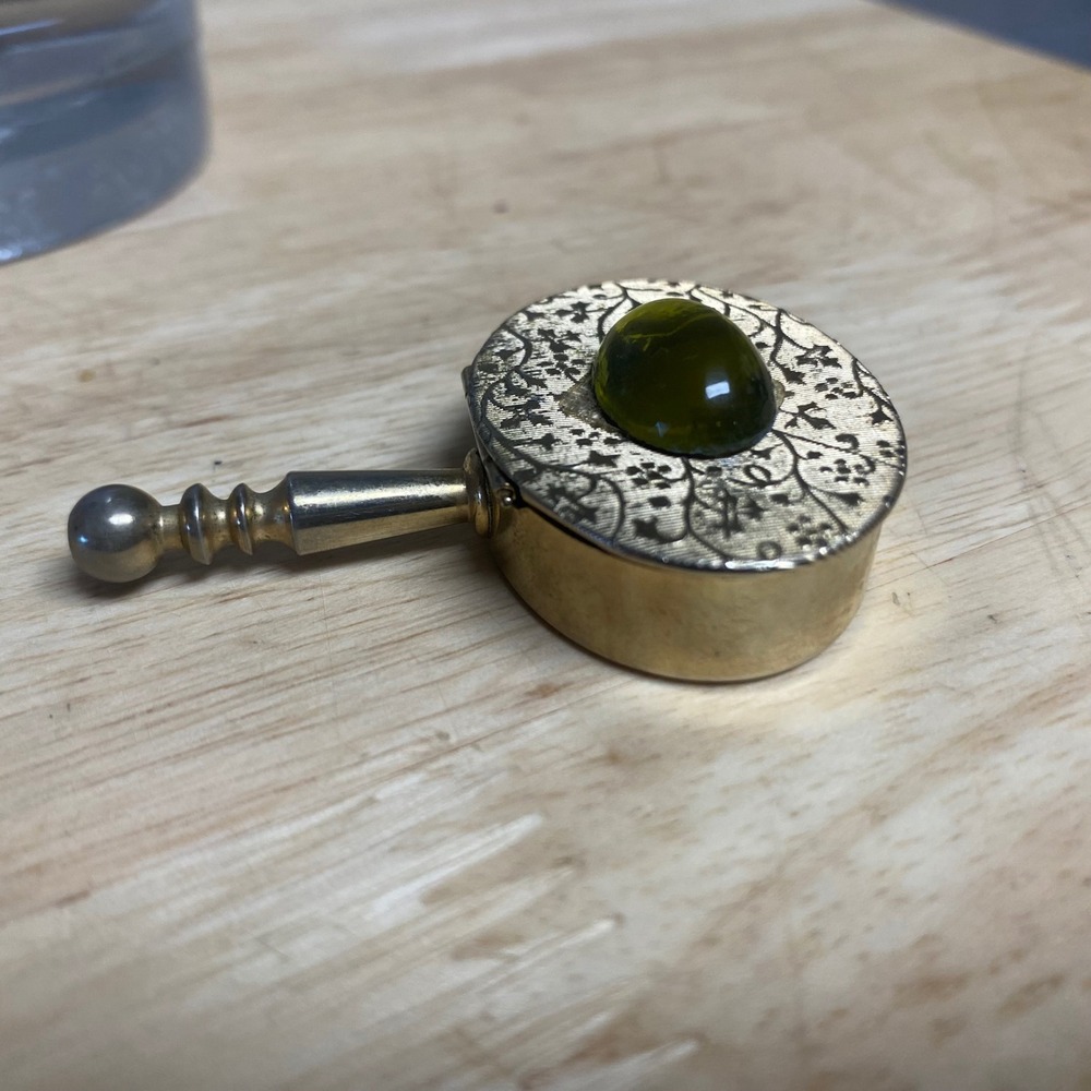 Vintage Pill Box Trinket Case Gold Tone Yellow/Green Cabochon Etched Floral - Picture 5 of 14